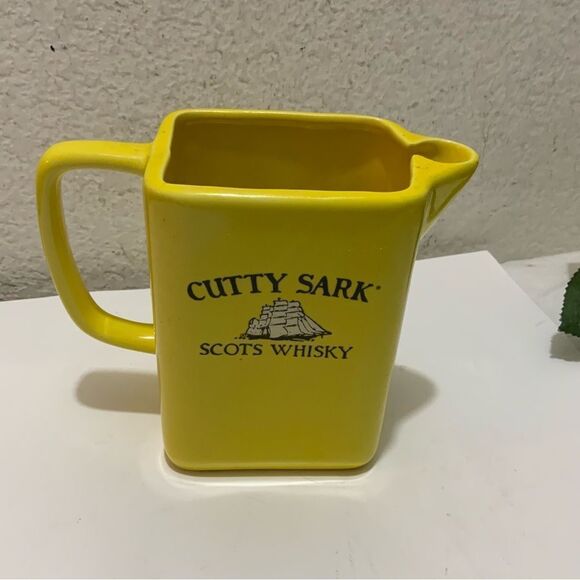 Vtg Cutty Sark Scots Whisky Ceramic Square Pitcher Man Cave Bar Collectible G4 - Picture 2 of 4